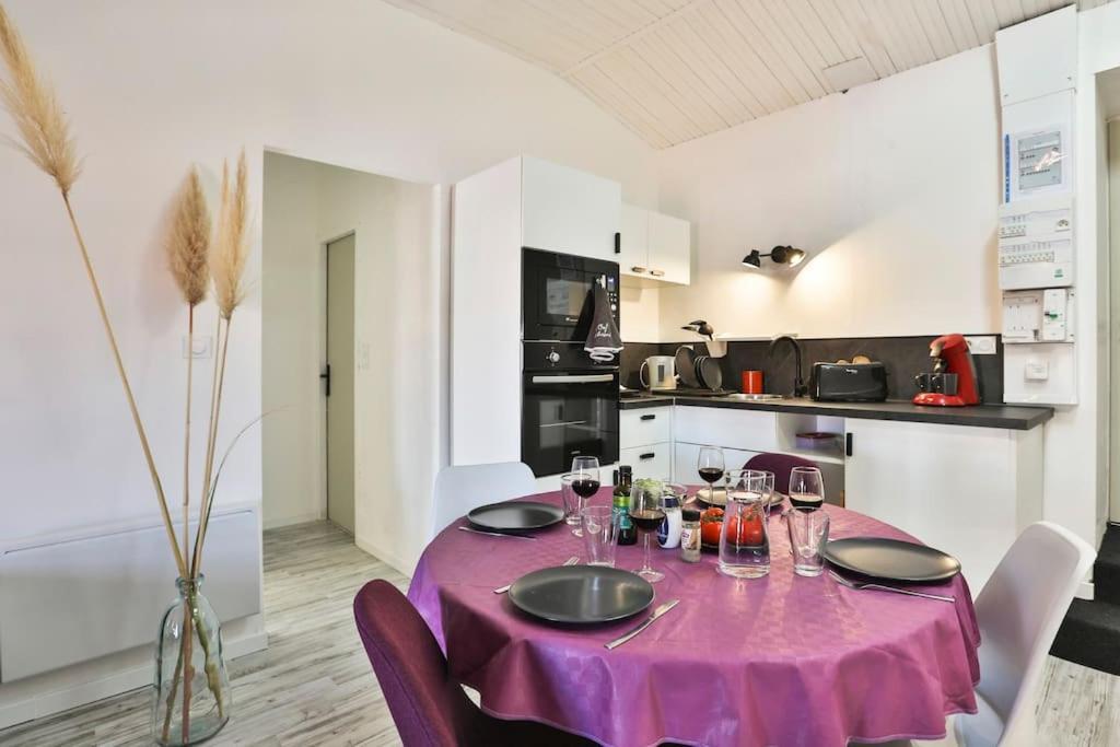 Le Cosy T2 Hypercentre ! Parking Inclus Et La Plage A 2 Min ! Les Sables-d'Olonne Bagian luar foto