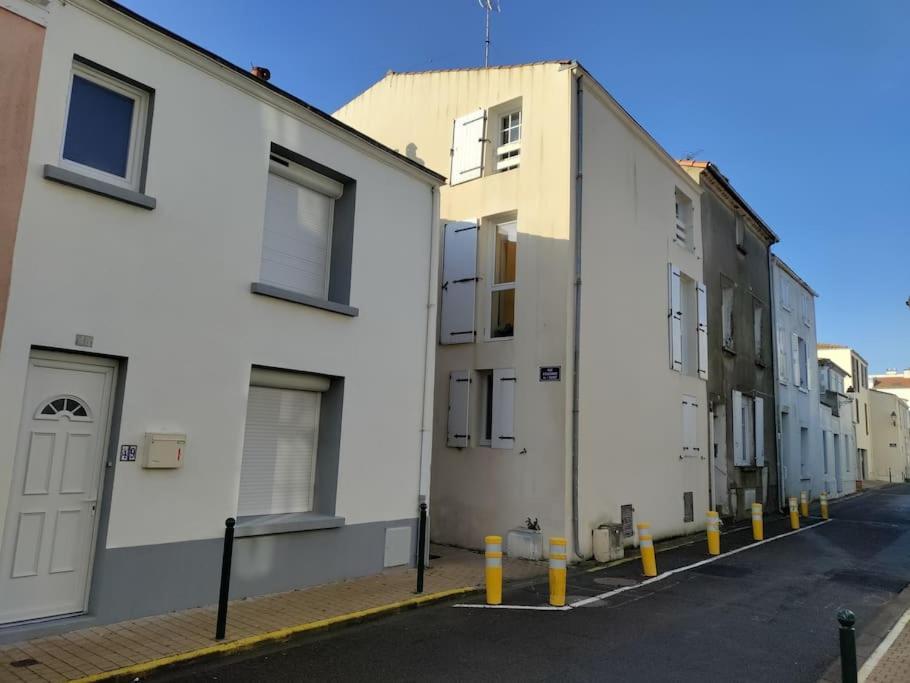 Le Cosy T2 Hypercentre ! Parking Inclus Et La Plage A 2 Min ! Les Sables-d'Olonne Bagian luar foto